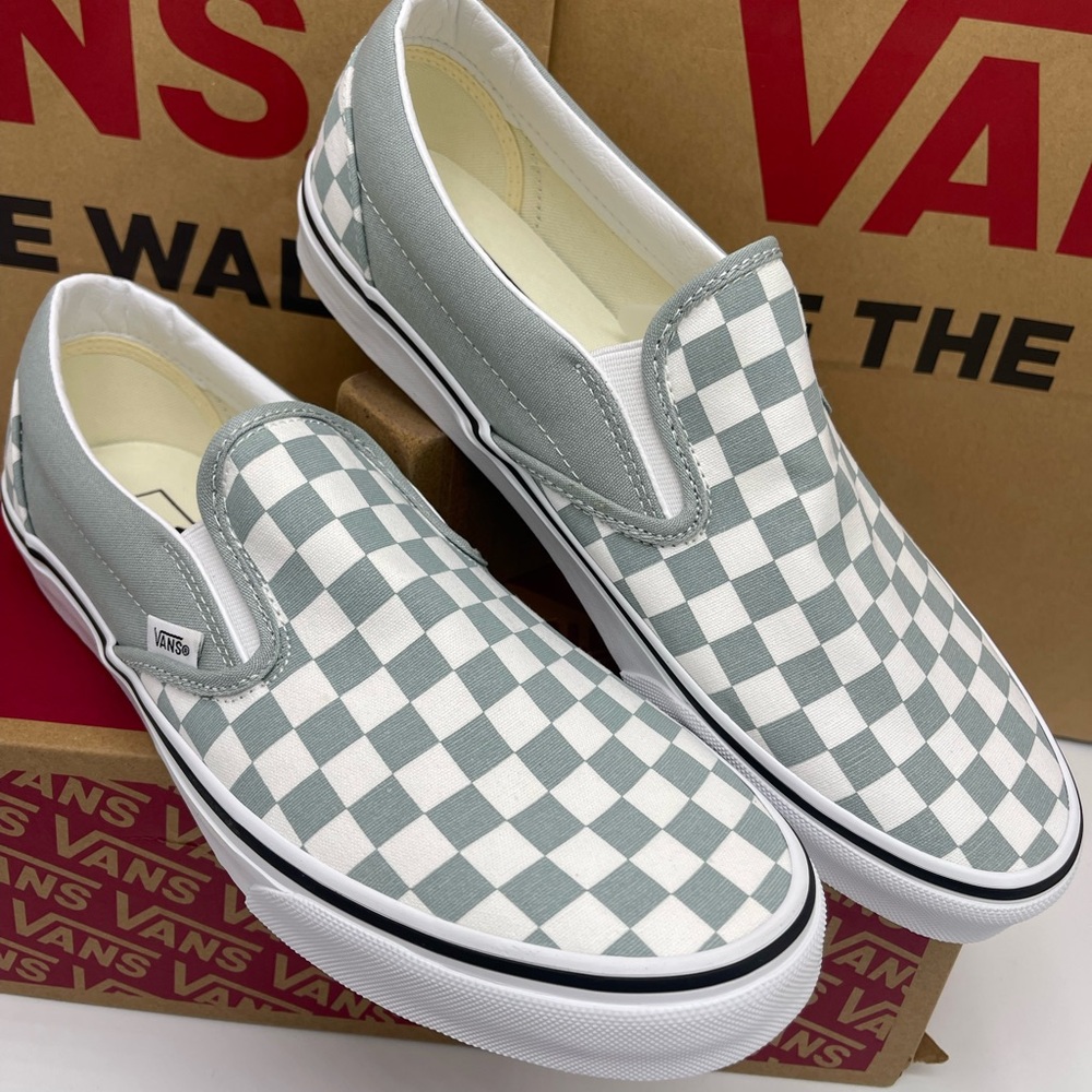 Vans Men’ Classic Slip-On
Color Theory Checkerboar Pure Grey
VN000D5PEPO Sneaker - Picture 11 of 16